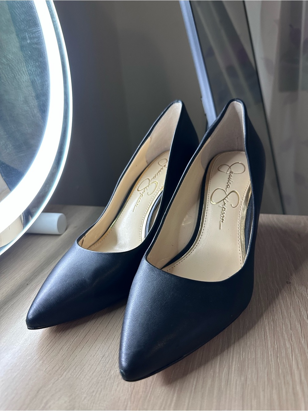 Jessica Simpson Black Pointed-Toe Leather Pumps